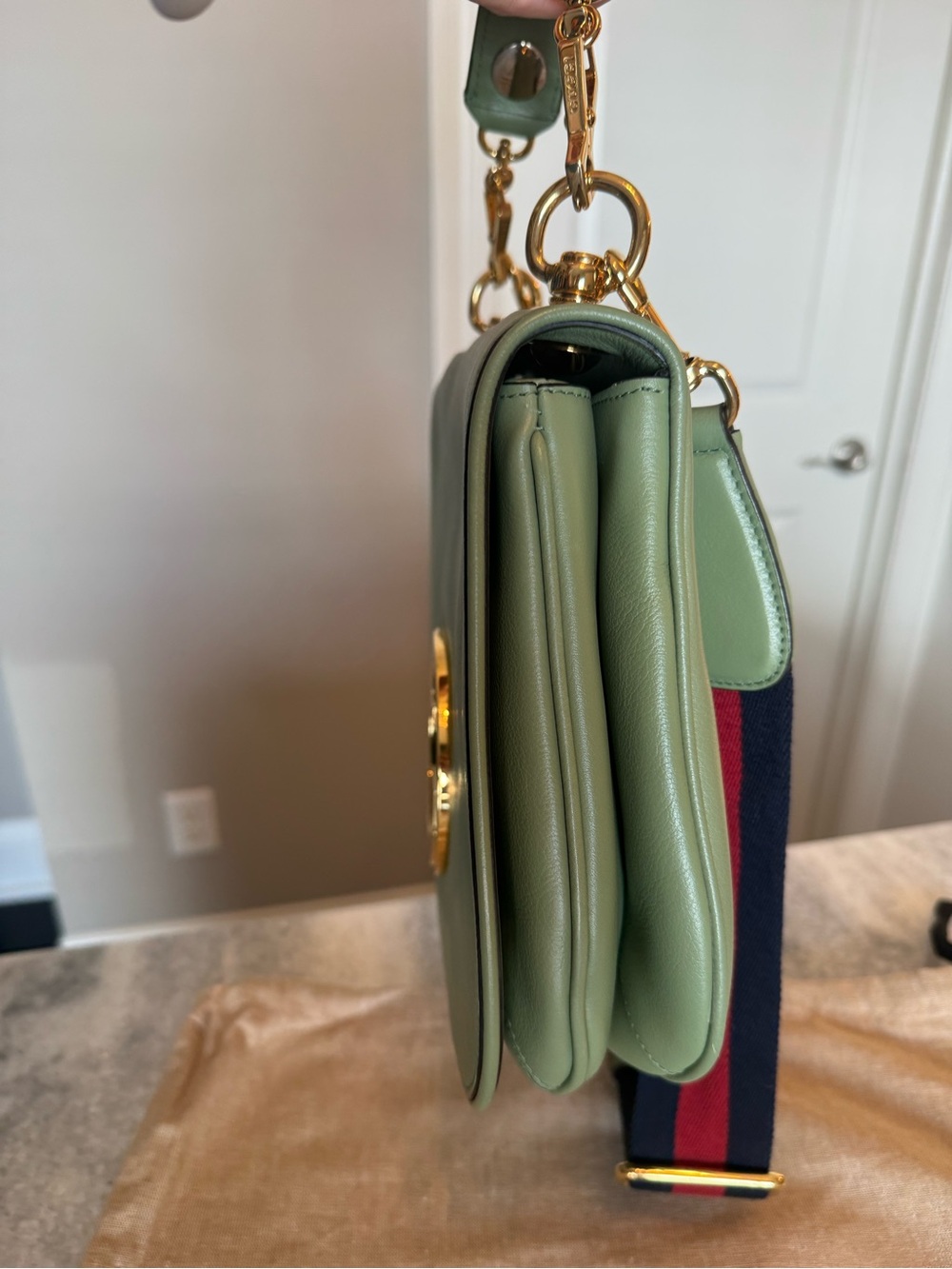 Gucci Blondie Green Leather Shoulder Bag with oversized Gold GG - Picture 8 of 16